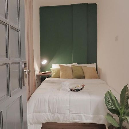 Aj Coffee & Bed Hotel Coron Exterior photo