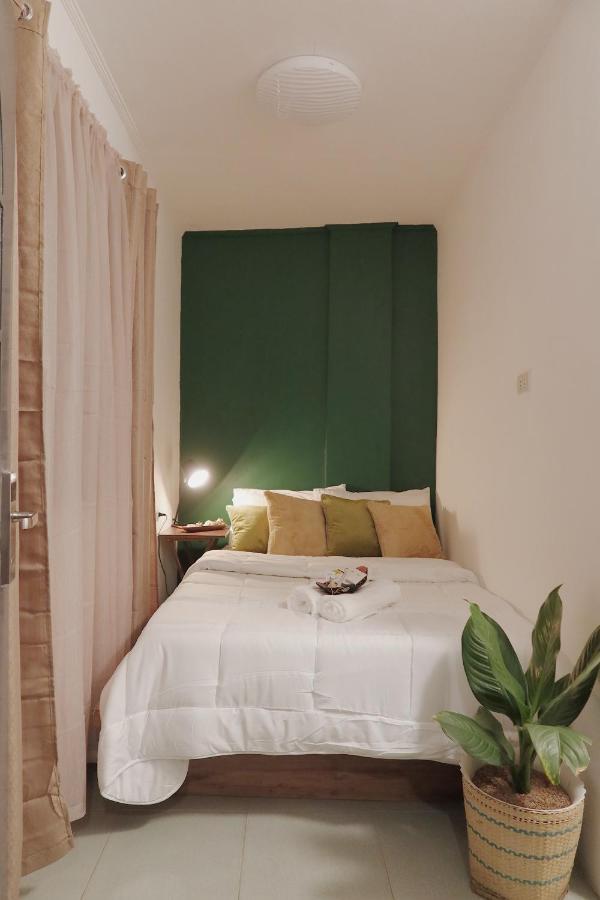 Aj Coffee & Bed Hotel Coron Exterior photo